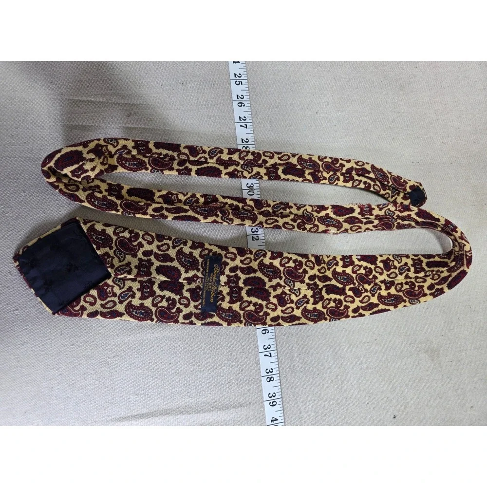 Brooks Brothers Makers Mens Paisley Wool Tie Burgundy Tan Hand Made USA 4 Inch